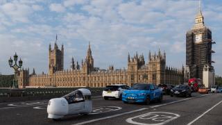Londra'da konvoyu elektrikli araçlar oluşturdu