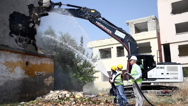 Mersin Akdenizde 415 dairelik toplu konut projesinde çalışmalar başladı