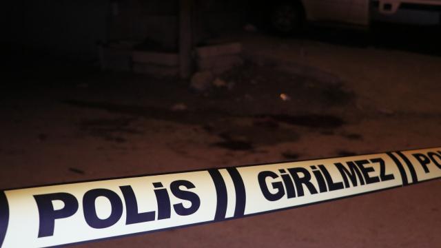 Husumetli iki kişi birbirlerini tabancayla vurdu