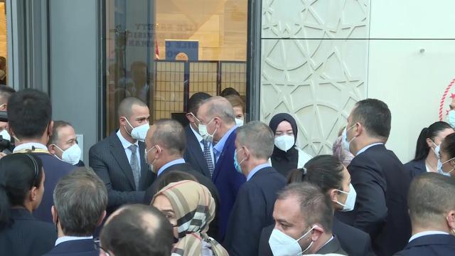 Cumhurbaşkanı Erdoğan, Yeni Türkevi Binasında incelemelerde bulundu