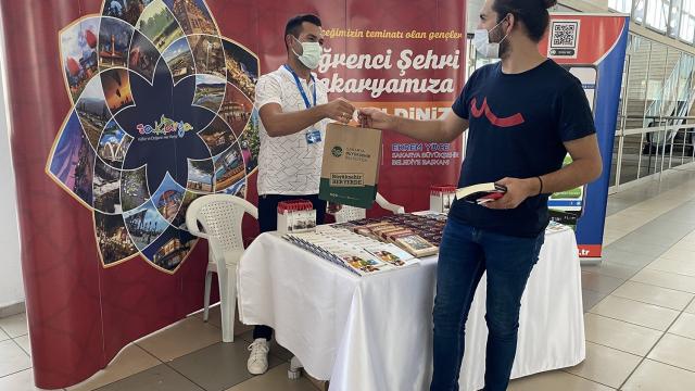 Üniversiteye başlayacak öğrenciler terminalde karşılandı