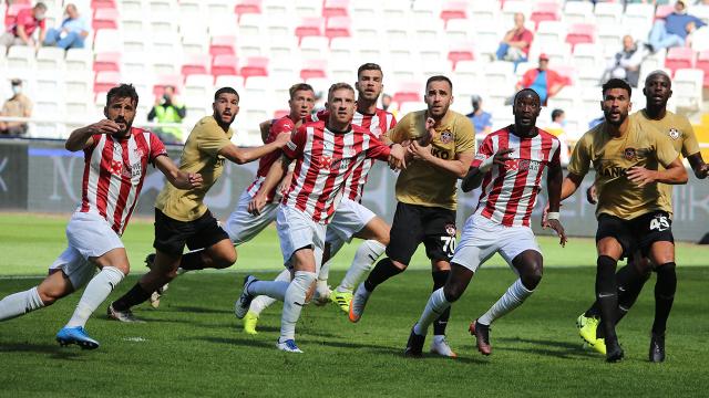 Sivasspor galibiyeti son dakikada kaçırdı
