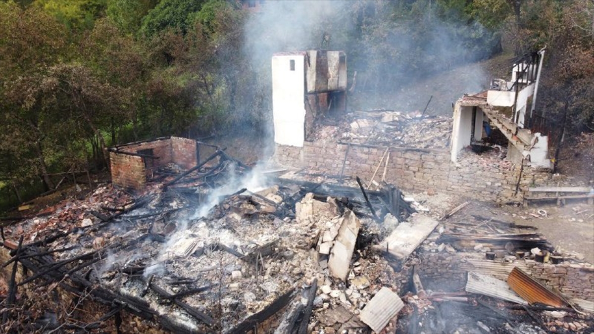 4 ev kullanılamaz hale geldi.