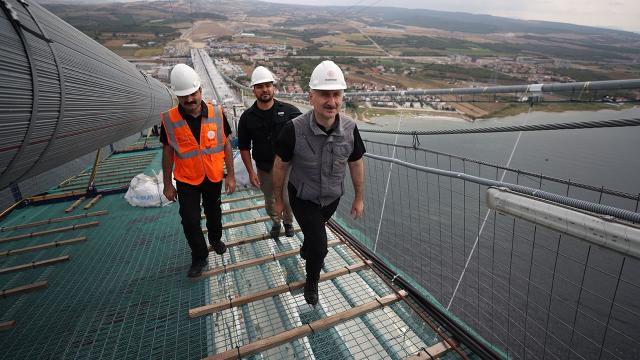 Bakan Karaismailoğlu, 1915 Çanakkale Köprüsünü yürüyerek geçti