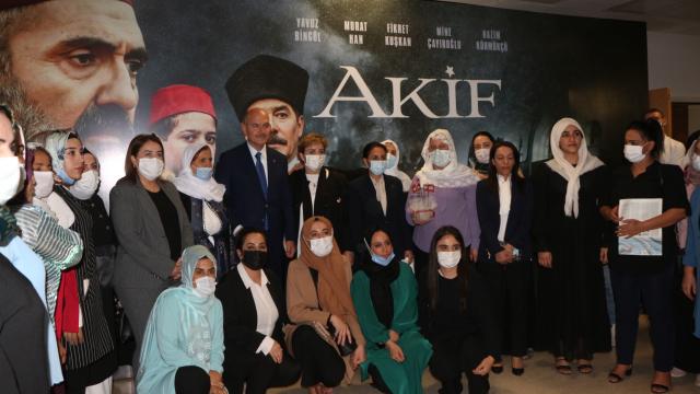 İçişleri Bakanı Soylu, "Akif" filminin Şırnaktaki galasına katıldı