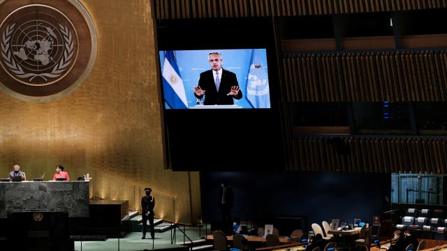Arjantin Devlet Başkanı Fernandez: Koronavirüs aşıları küresel kamu malı olmalı
