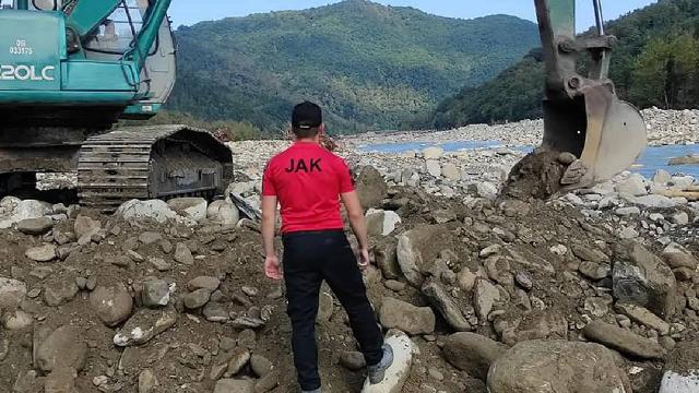 Sel felaketinde kaybolan 6 kişiyi arama çalışmaları sürüyor