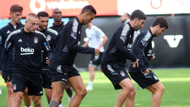 Beşiktaş eksiklerle İzmire gidiyor