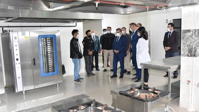 Karaman Valisi Işık öğrenci yurtlarında incelemelerde bulundu