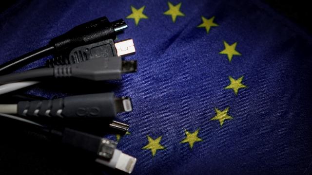 Akıllı telefonlarda tek tip şarj dönemine geçilecek