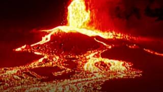 Cumbre Vieja'dan akan lavlar dronla görüntülendi