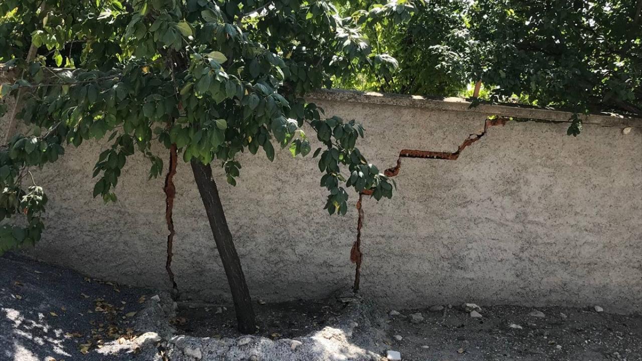 Yer altı suları yılda 5-10 metre çekiliyor