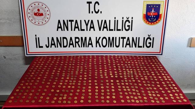 Antalyada 556 sikke ele geçirildi