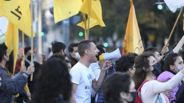 Arjantinde yüzlerce kişi iklim değişikliğine dikkati çekmek için yürüdü