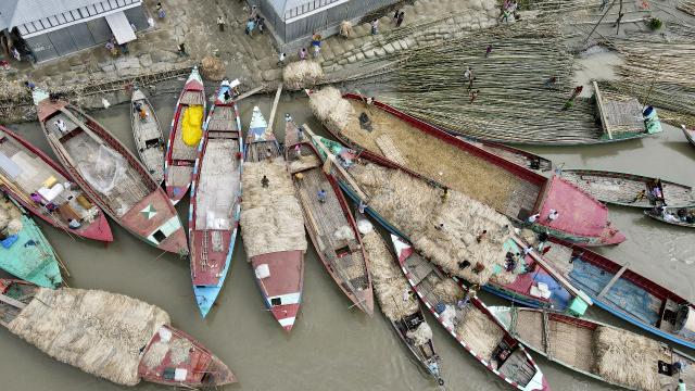 Bangladeşte yüzlerce nehir kirlilik nedeniyle tehdit altında