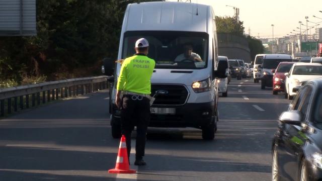 Usülsüz çakarlı araçlara ceza yağdı