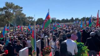 Azerbaycan şehitlerini andı