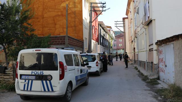 Kütahyada 3. kattaki pencereden düşen hamile kadın ağır yaralandı
