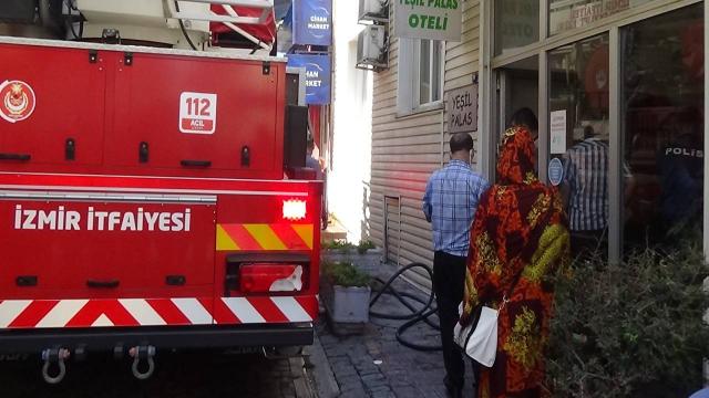 İzmirde otelde yangın: 3 kişi dumandan etkilendi