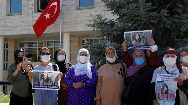 Pınar Gültekin davası: Katil zanlısının yakınları hakim karşısında