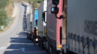 Hamzabeyli Sınır Kapısı'nda tır kuyruğu 20 kilometreyi buldu