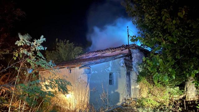 Tekirdağda yangın: 2 ev kullanılamaz hale geldi