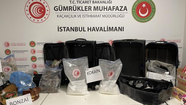 İstanbul Havalimanındaki uyuşturucu operasyonlarında yakalanan 7 şüpheli tutuklandı