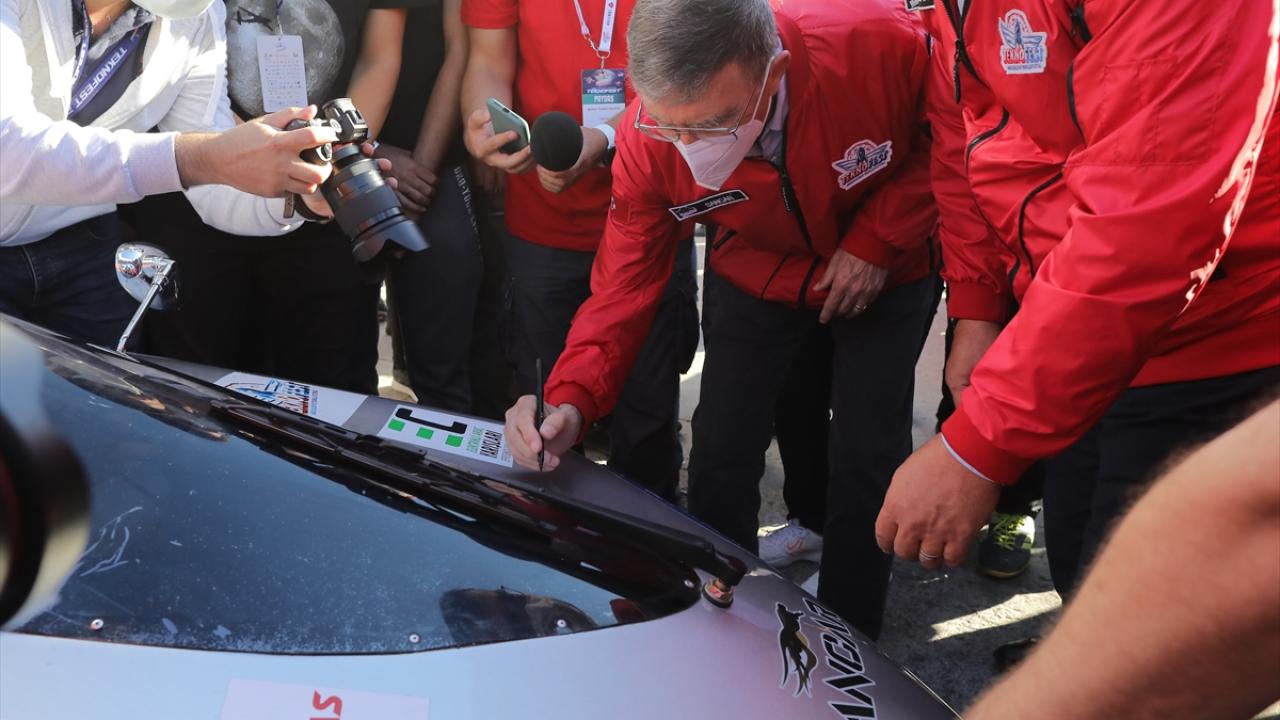 Hidrojen ile çalışan aracı da inceledi