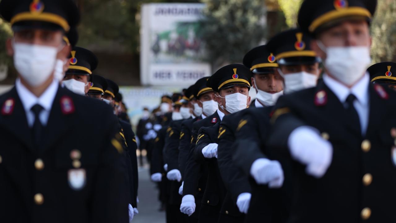 "Yüzünüz güneş, yolunuz açık, bahtınız şen, yemininiz kutlu olsun"