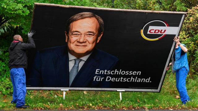 Almanyada seçimi kaybeden CDU/CSU içerisinde tartışmalar başladı
