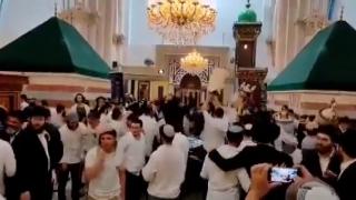 İsrailli Yahudiler El Halil'deki Harem-i İbrahim Camii'ni bastı