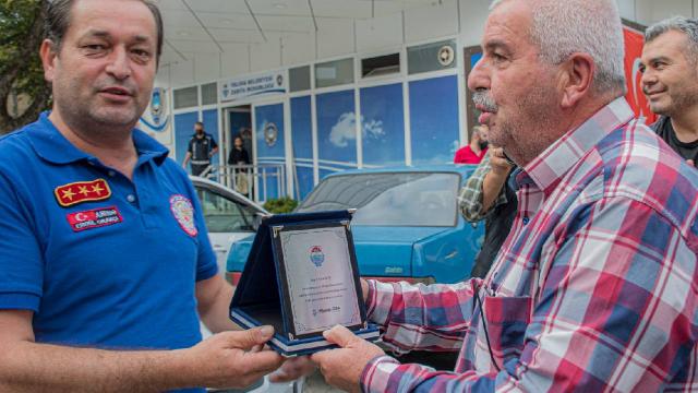 Yalovada emekli olan itfaiye erine sürpriz kutlama