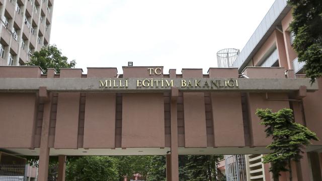 MEB, merkez ve taşra personelinin görev yeri belgelerini erişime açtı