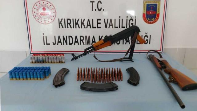 Kırıkkalede kalaşnikof ve av tüfeği ele geçirildi