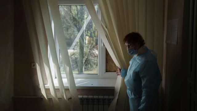 Ukraynada salgında en yüksek günlük can kaybı: 838 ölüm
