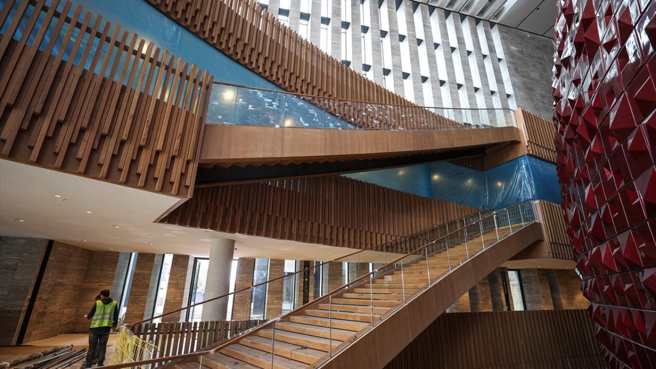 Merdivenler aslına uygun inşa edildi