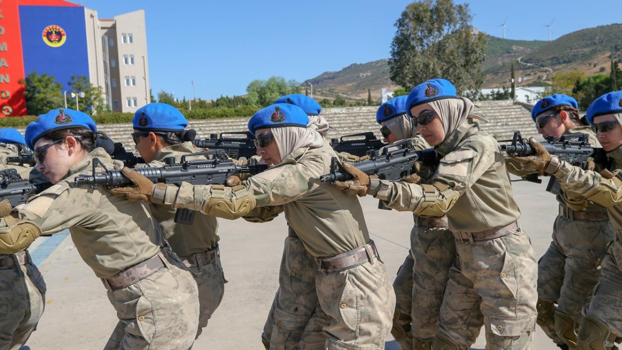 Kadın kursiyerlerden zorlu meskun mahal gösterisi
