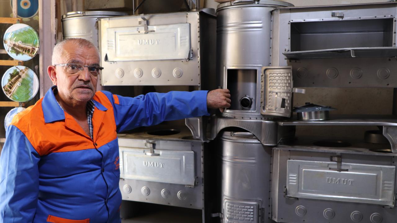 Geçmişte sanatkarlığın toplum içinde çok itibarlı konumda olduğunu, bu meslekten çok iyi gelir elde ettiğini anlatan Göz, sözlerini şöyle sürdü: