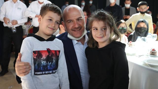 Bakan Soylu, Bursada yetim ve öksüz çocuklarla bir araya geldi