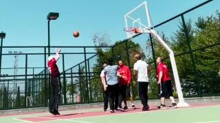 Cumhurbaşkanı Erdoğan basketbol oynadığı görüntüleri paylaştı