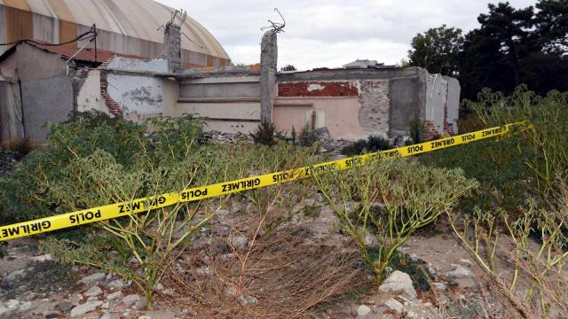 Sevgilisini sokak ortasında 9 yerinden bıçakladı