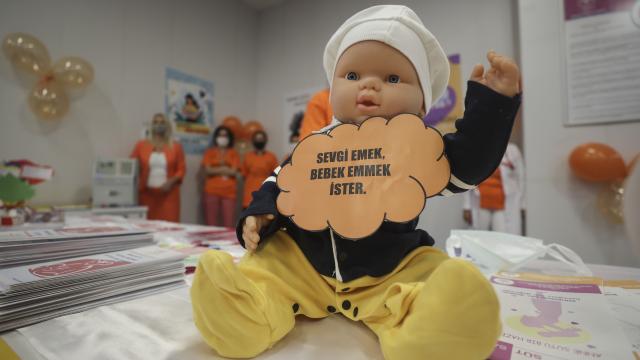 Emzirme döneminde Covid-19a karşı aşılanma, anneyi ve bebeği koruyor