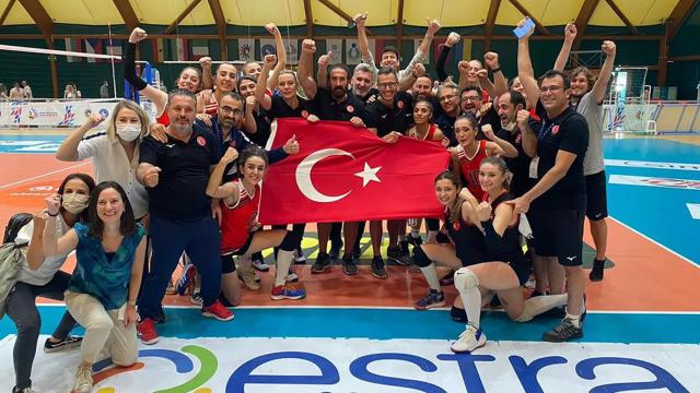 İşitme Engelliler Kadın Voleybol Milli Takımından altın madalya