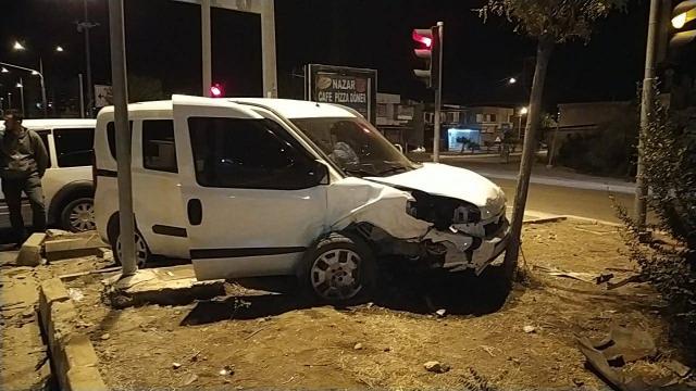 Adanada polis aracı kaza yaptı: 2si polis 5 kişi yaralandı