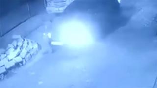 Sokakta oynayan çocuğa çarpıp kaçtı: O anlar kamerada