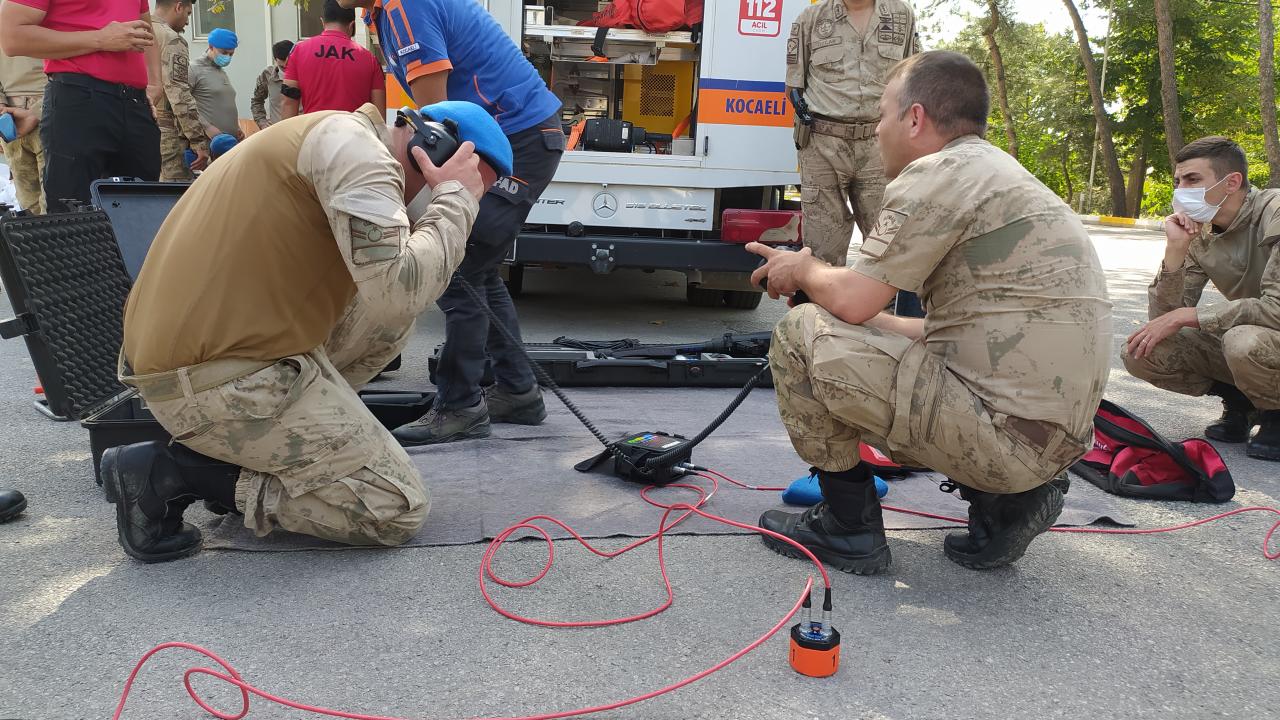 Komandolara acil müdahale eğitimi