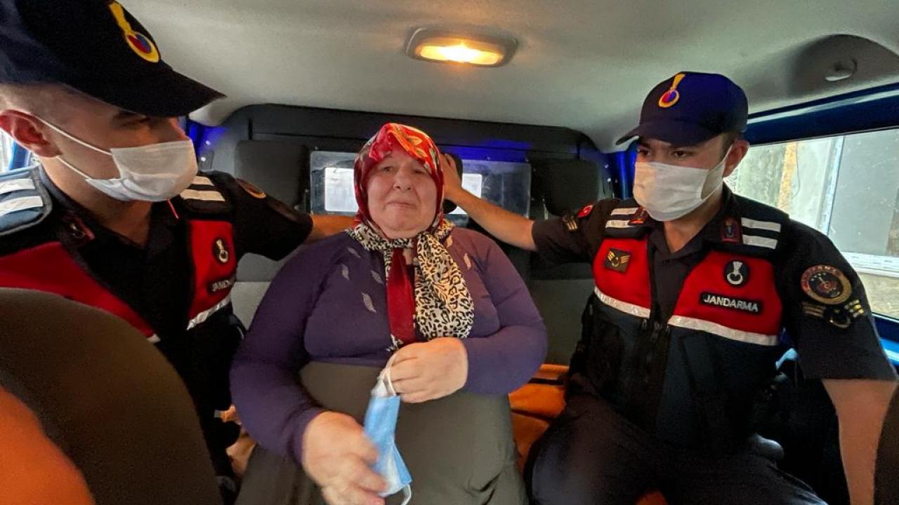 Jandarma selzede kadın için seferber oldu