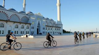 Üsküdarlı gençler müftü ve imamlarla pedal çeviriyor