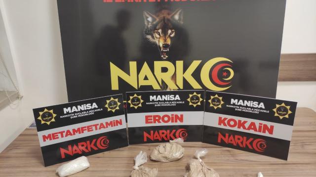 İzmirde kilolarca kaçak tütün ele geçirildi