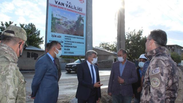 Vali Bilmez Muradiyede tekstil fabrikasını inceledi